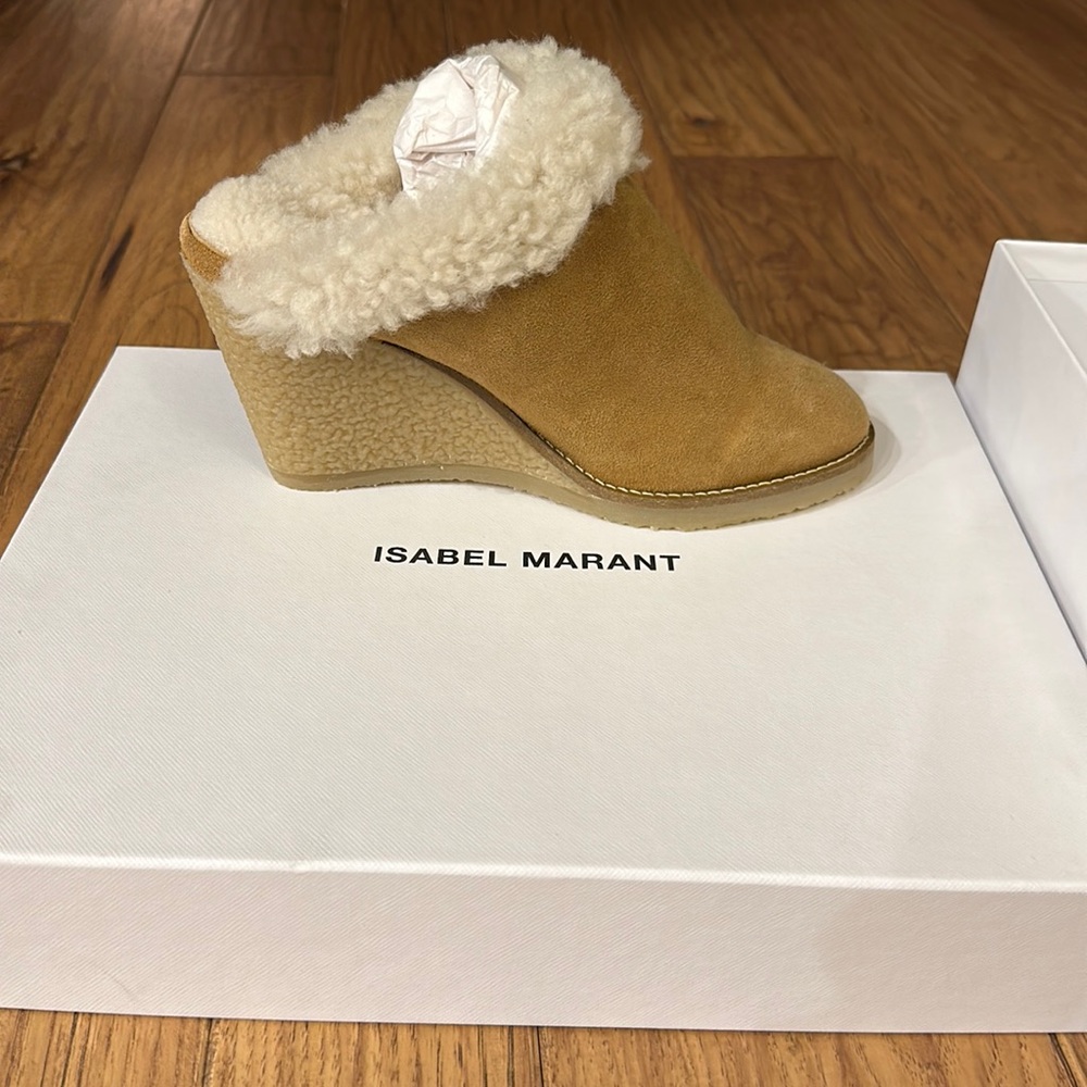New in box Isabel Marant Tan Suede Shearling Wedge Slides size 35